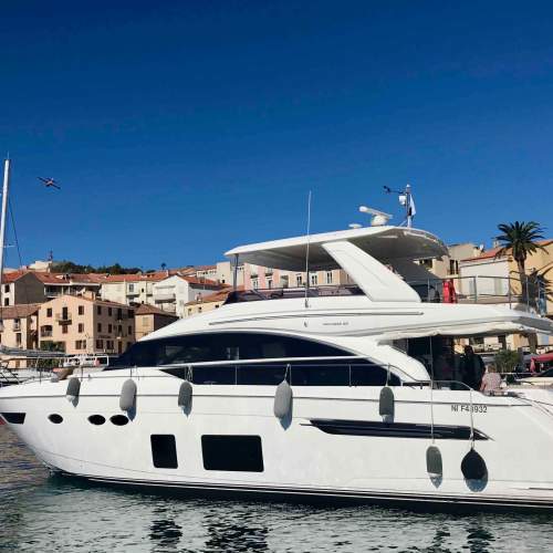 yacht de luxe a louer st tropez